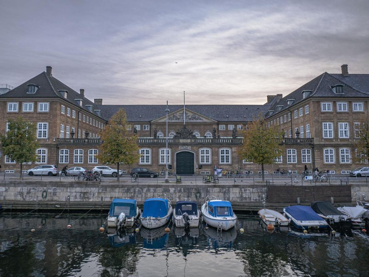 Spacious Tivoli Gardens Apartment W 3 Bedrooms コペンハーゲン エクステリア 写真
