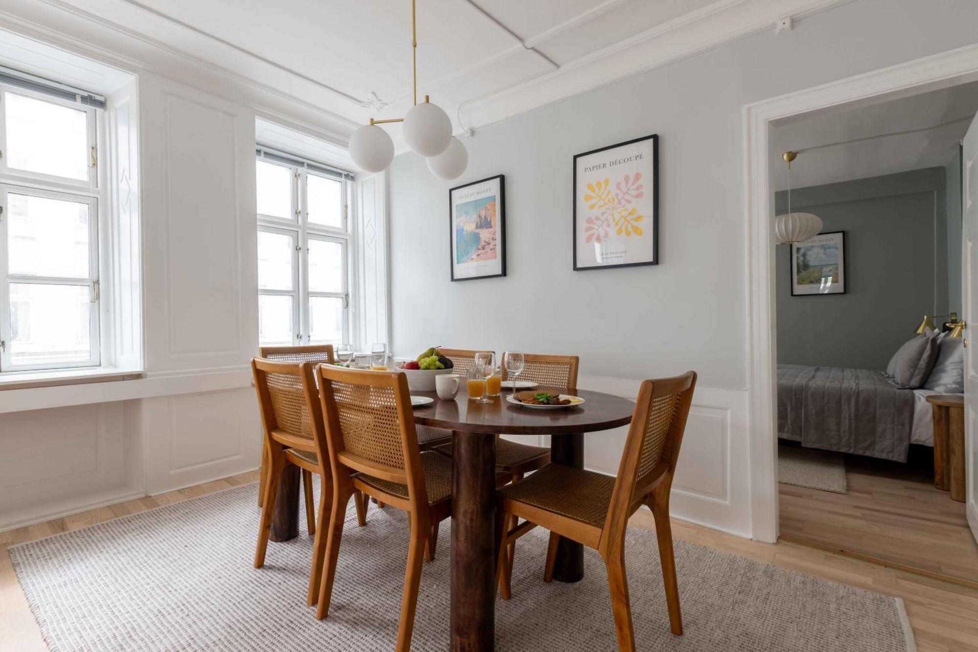 Spacious Tivoli Gardens Apartment W 3 Bedrooms コペンハーゲン エクステリア 写真