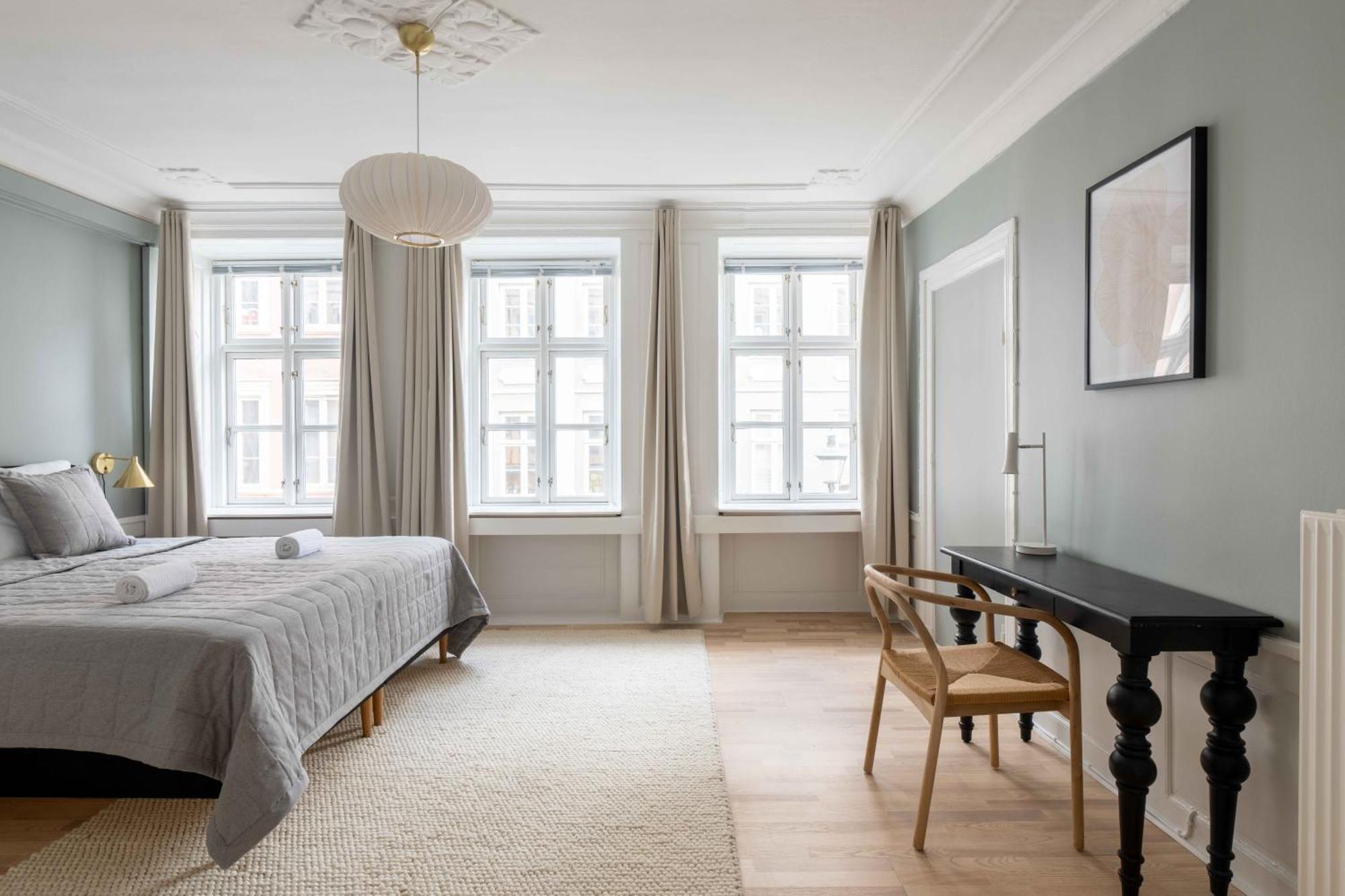 Spacious Tivoli Gardens Apartment W 3 Bedrooms コペンハーゲン エクステリア 写真