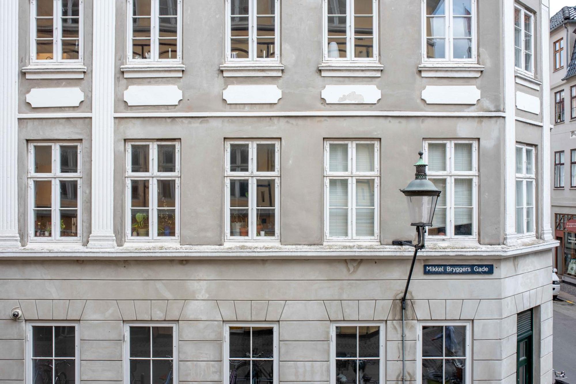 Spacious Tivoli Gardens Apartment W 3 Bedrooms コペンハーゲン エクステリア 写真